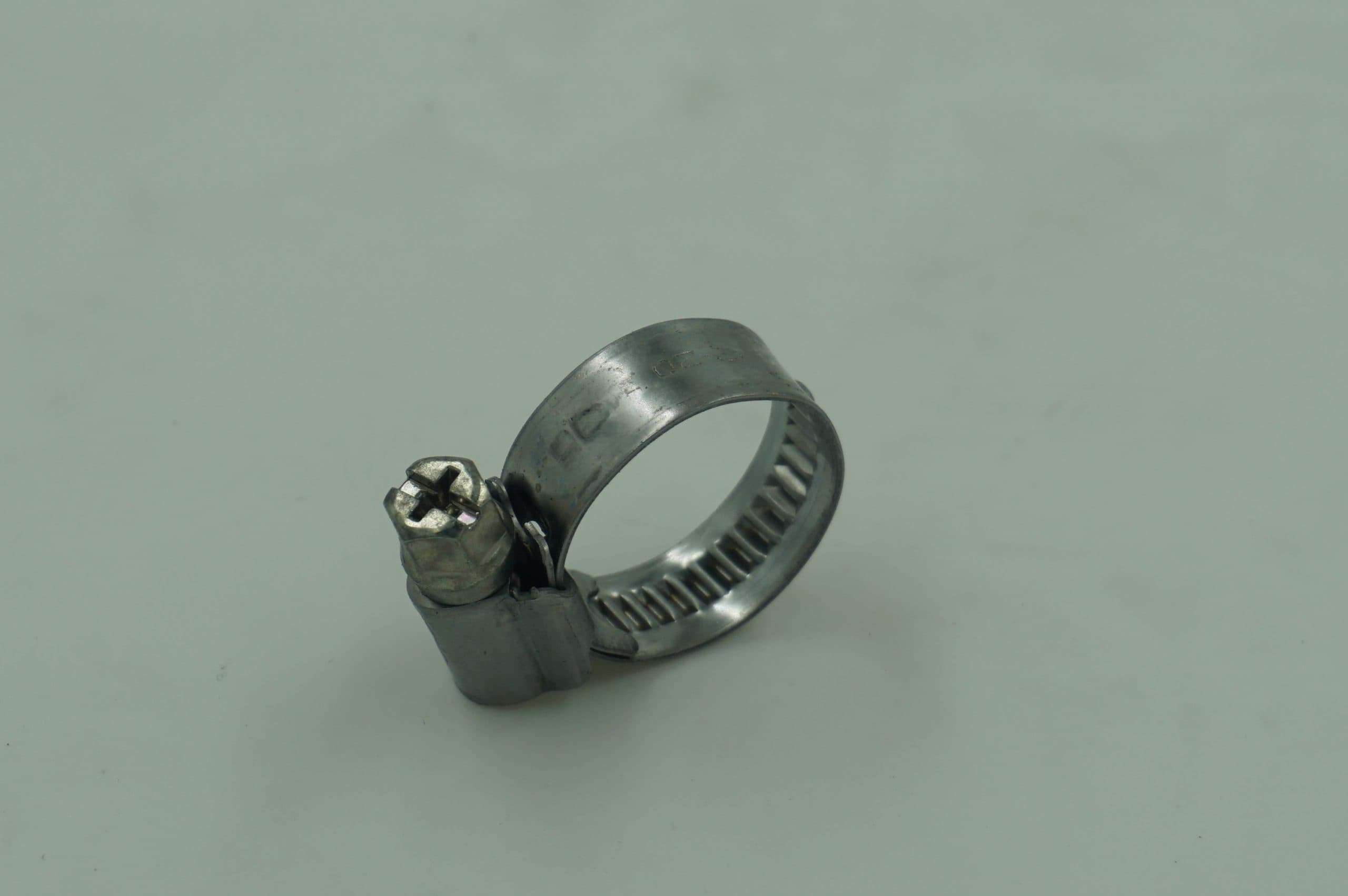 Abrazadera 12*20mm Ozti
