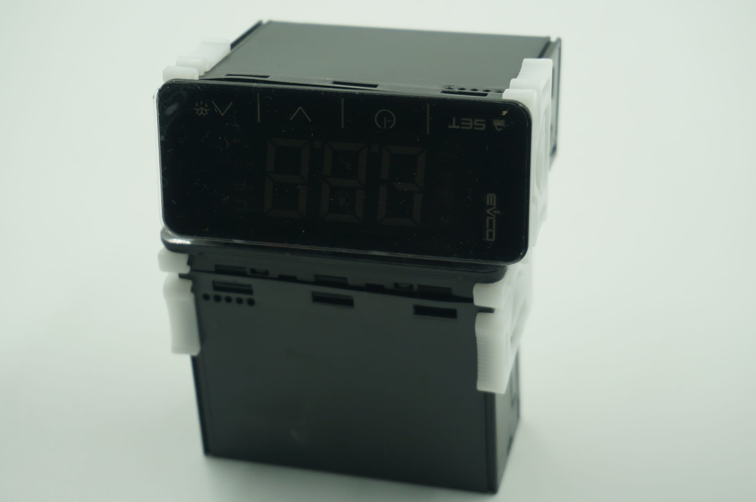 Controlador Digital EVCO EV3B22N7 Ozti