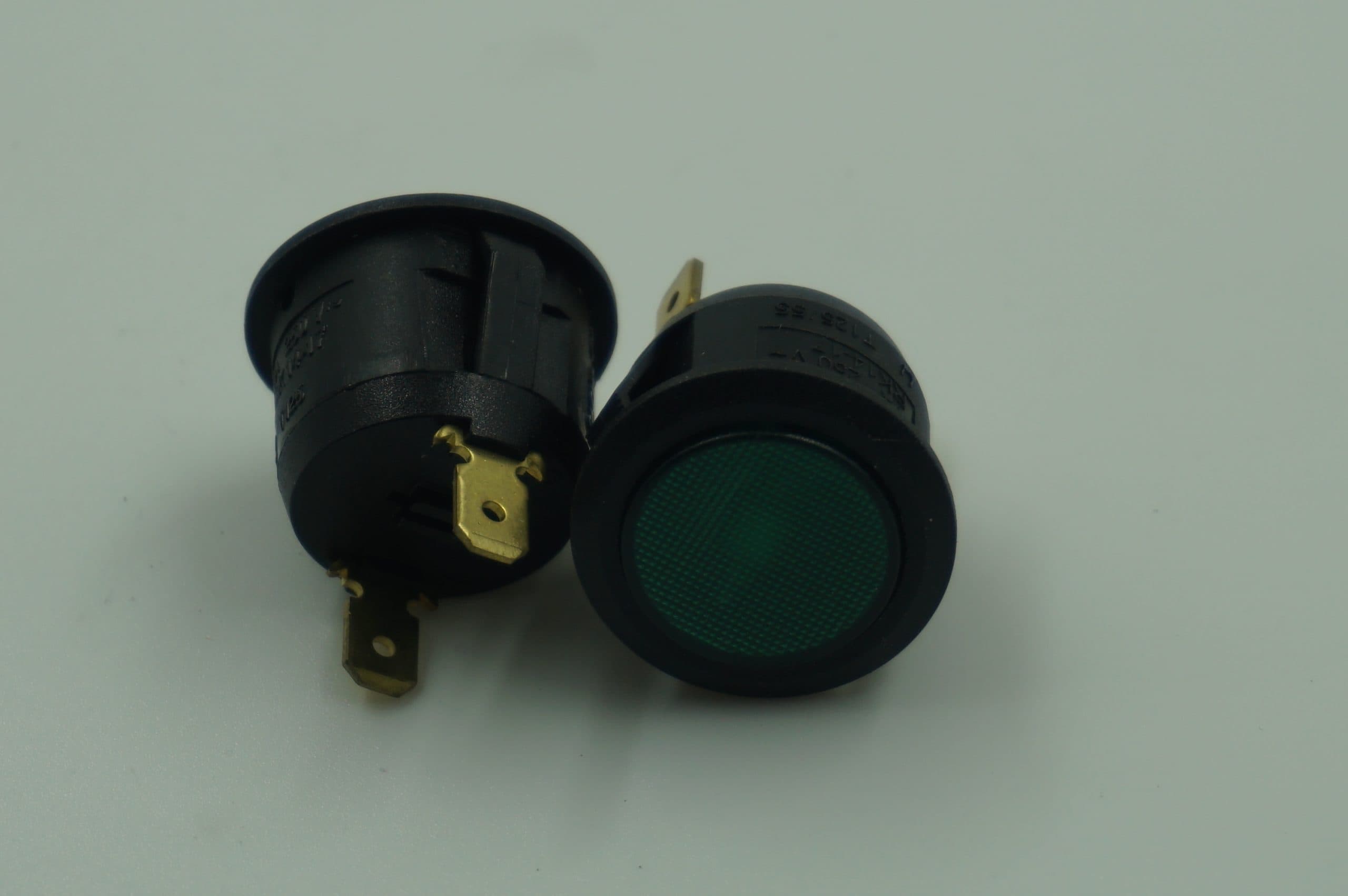 Lampara De Señalizacion Cuerpo Negro Lente Verde Neon 100k220v Ozti