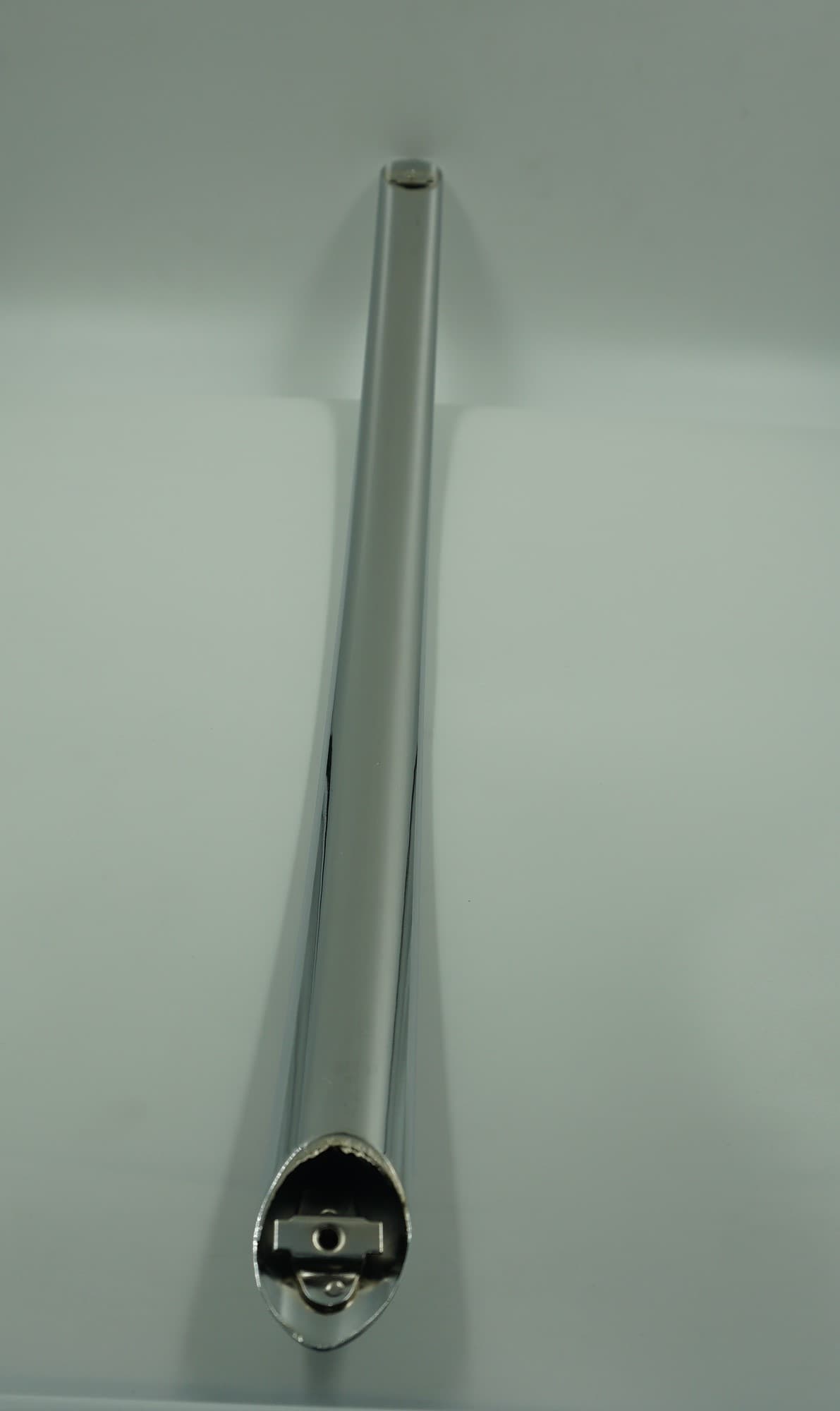Manija De La Puerta Tipo Resorte 15*32 583mm Ozti